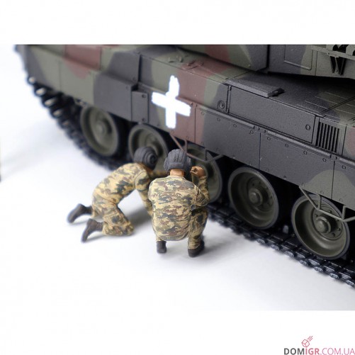 Модель Леопард 2А6 ЗСУ з екіпажем 1:35