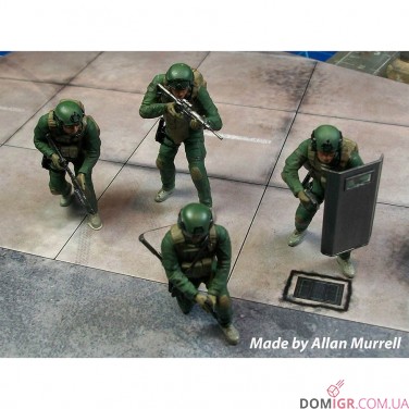 Купить Модель S.W.A.T. Команда (4 Фігури) 1:24 Модель S.W.A.T. Команда (4 Фігури) 1:24