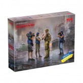 Модель «Журналісти на війні» (4 фігури) 1:35