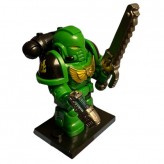 Миниатюра Salamanders Trooper Купить Миниатюра Salamanders Trooper (Сувенирная продукция Warhammer 40000)